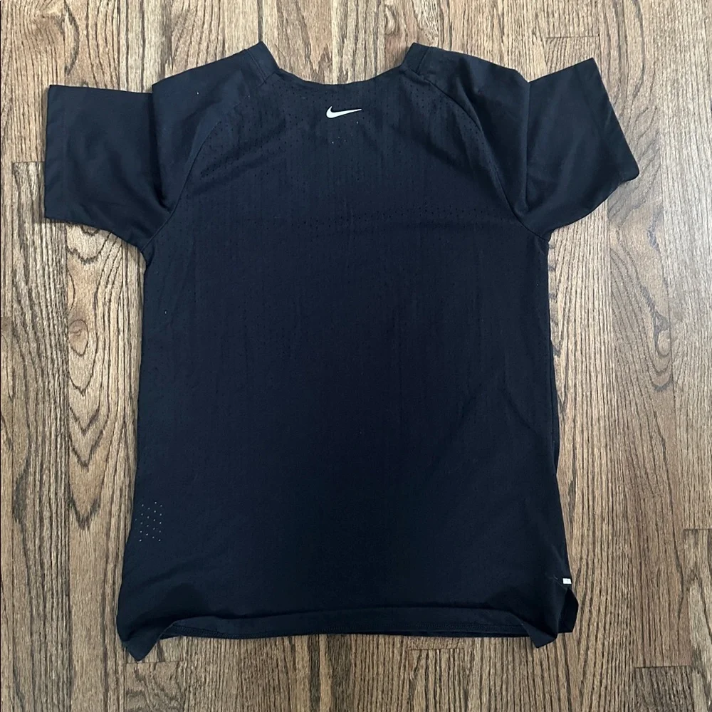 Nike Women’s Dri-Fit ADV Running Top (4) - Picture 3 of 10